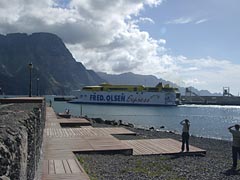 Fähre im Hafen von Puerto de las Nieves - Gran Canaria