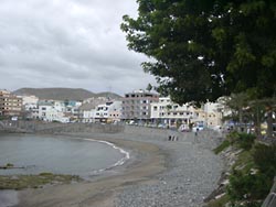 Kiesstrand in Arguineguin