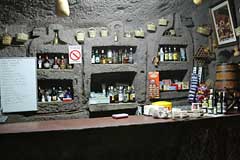 Souvenirladen in einer Höhle