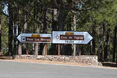 Wegweiser an der Straße zum Pico de las Nieves